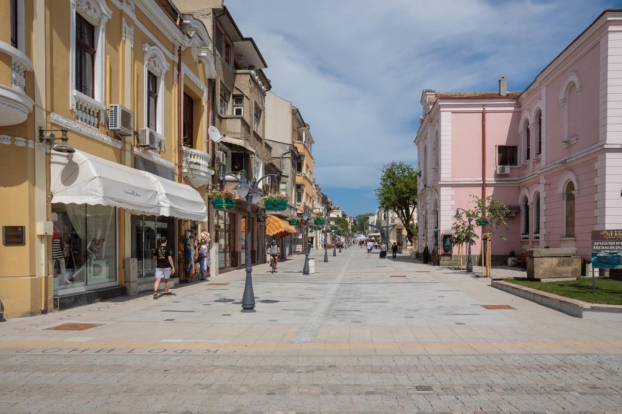 & Fotinov Гостьовий будинок Burgas